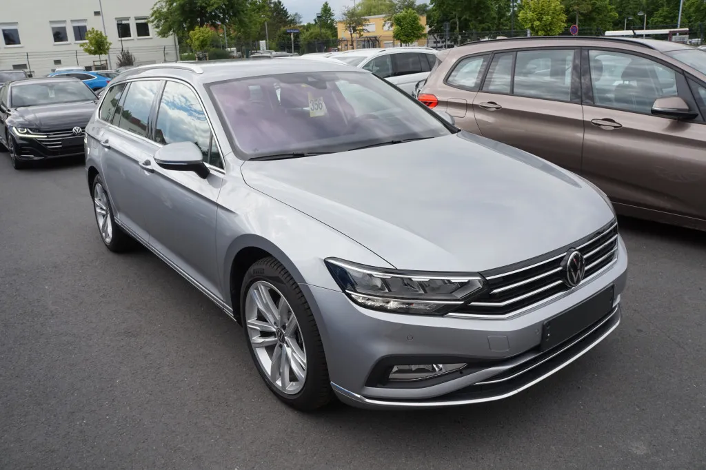 Volkswagen Passat VARIANT 1.5 TSI DSG ELEGANCE FACELIFT*NAVI Image 3